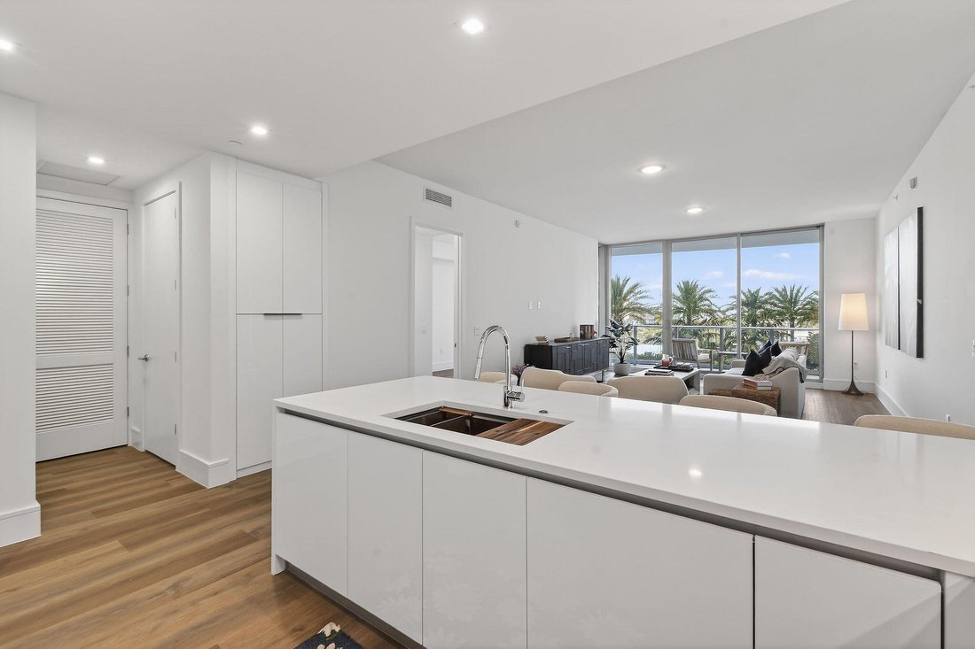 Condo in Lake Park, Florida, United States 4 - 17528249