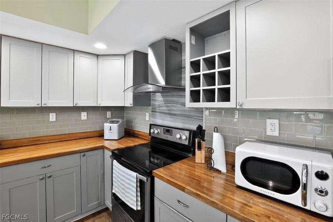House in Cape Coral, Florida, United States 3 - 17528358