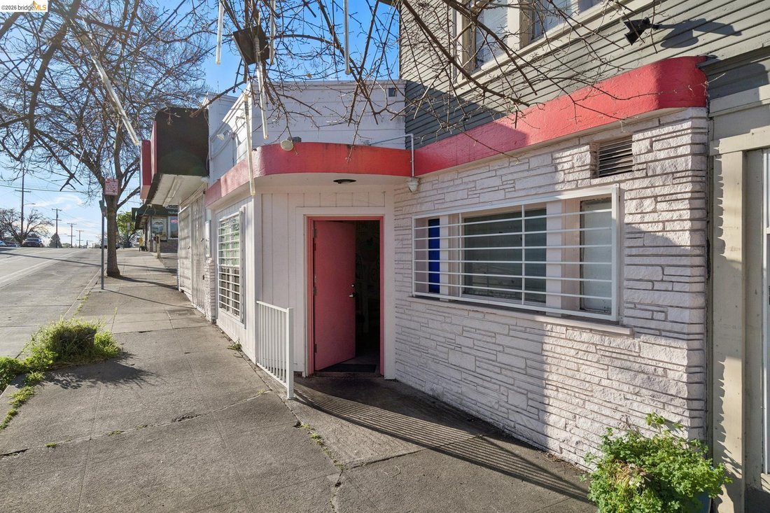 Oakland, California, United States 3 - 17527687