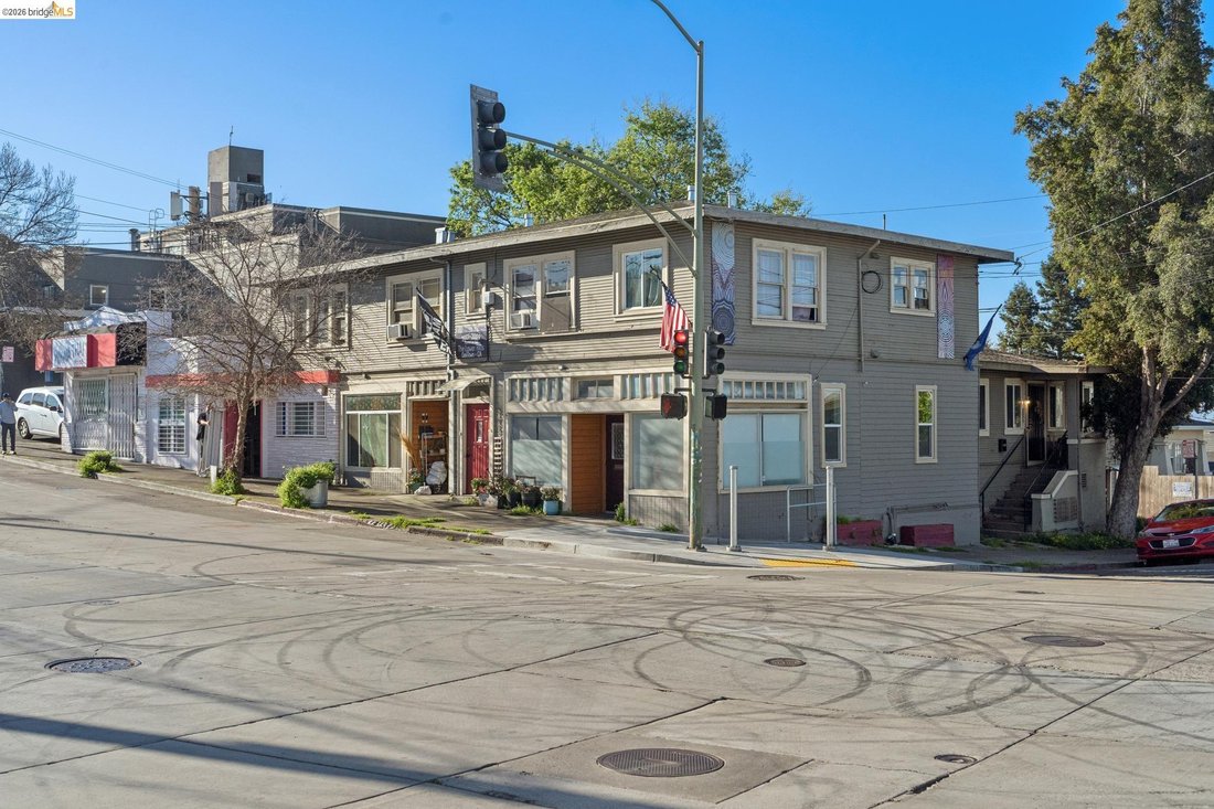 Oakland, California, United States 1 - 17527687
