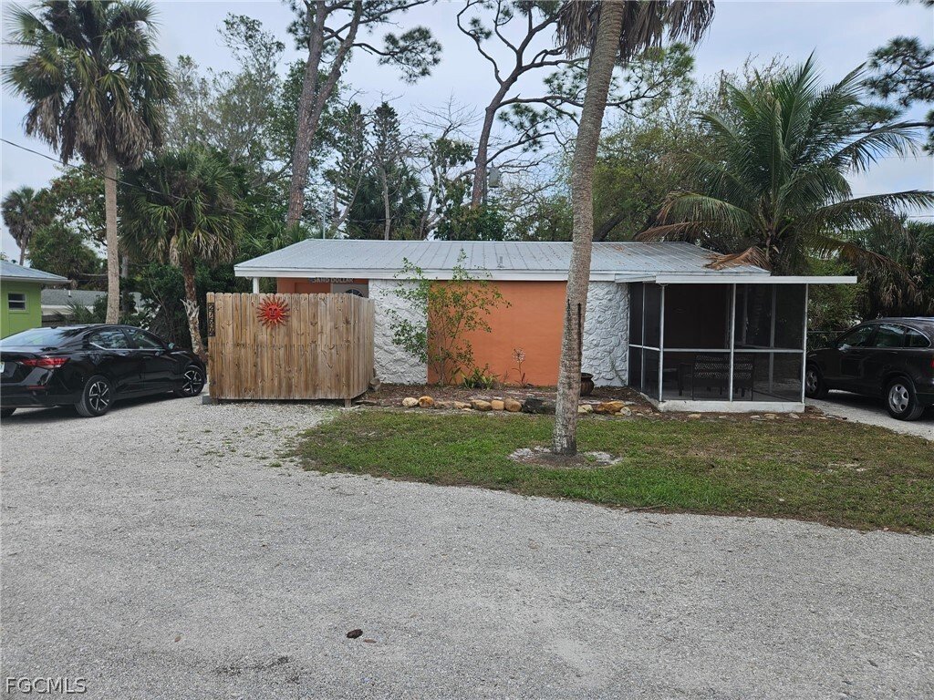 Bonita Springs, Florida, United States 4 - 17528373