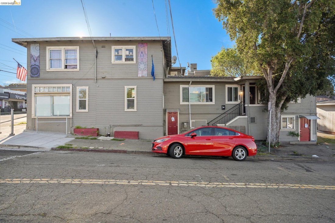 Oakland, California, United States 2 - 17527687