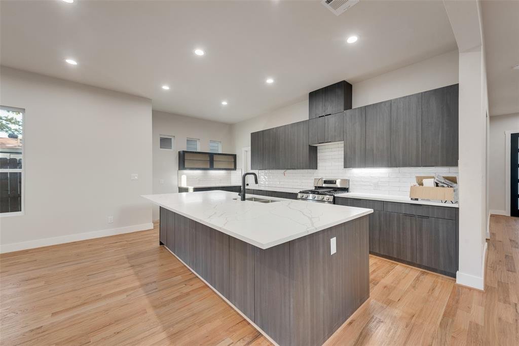 House in Dallas, Texas, United States 3 - 17529373