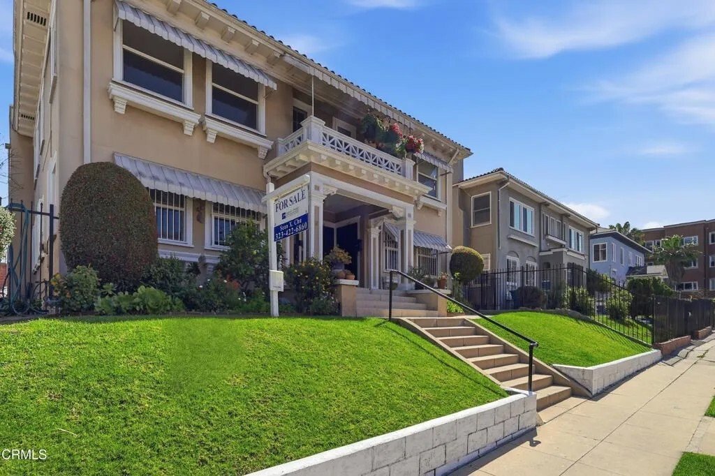 Los Angeles, California, United States 3 - 17528496