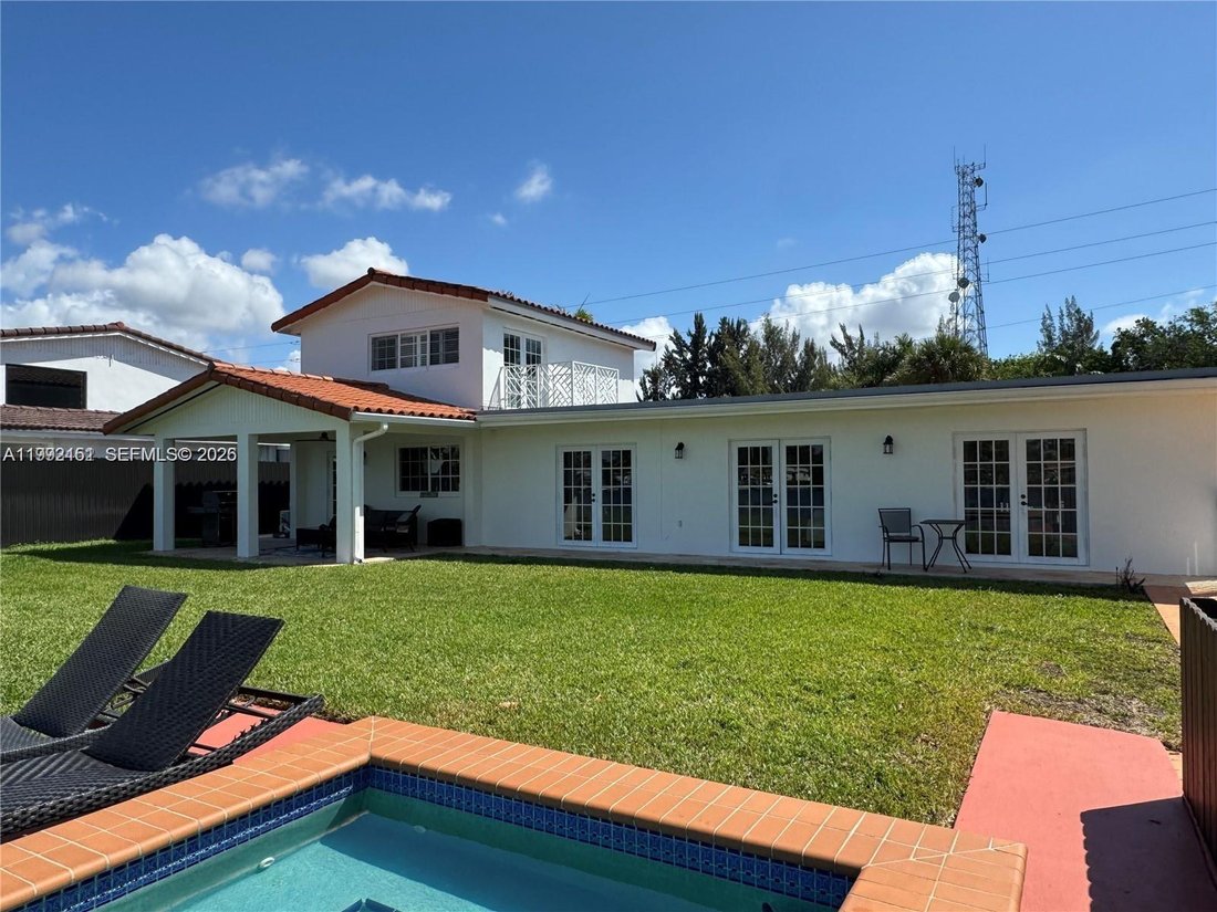 House in Hialeah, Florida, United States 5 - 17528842