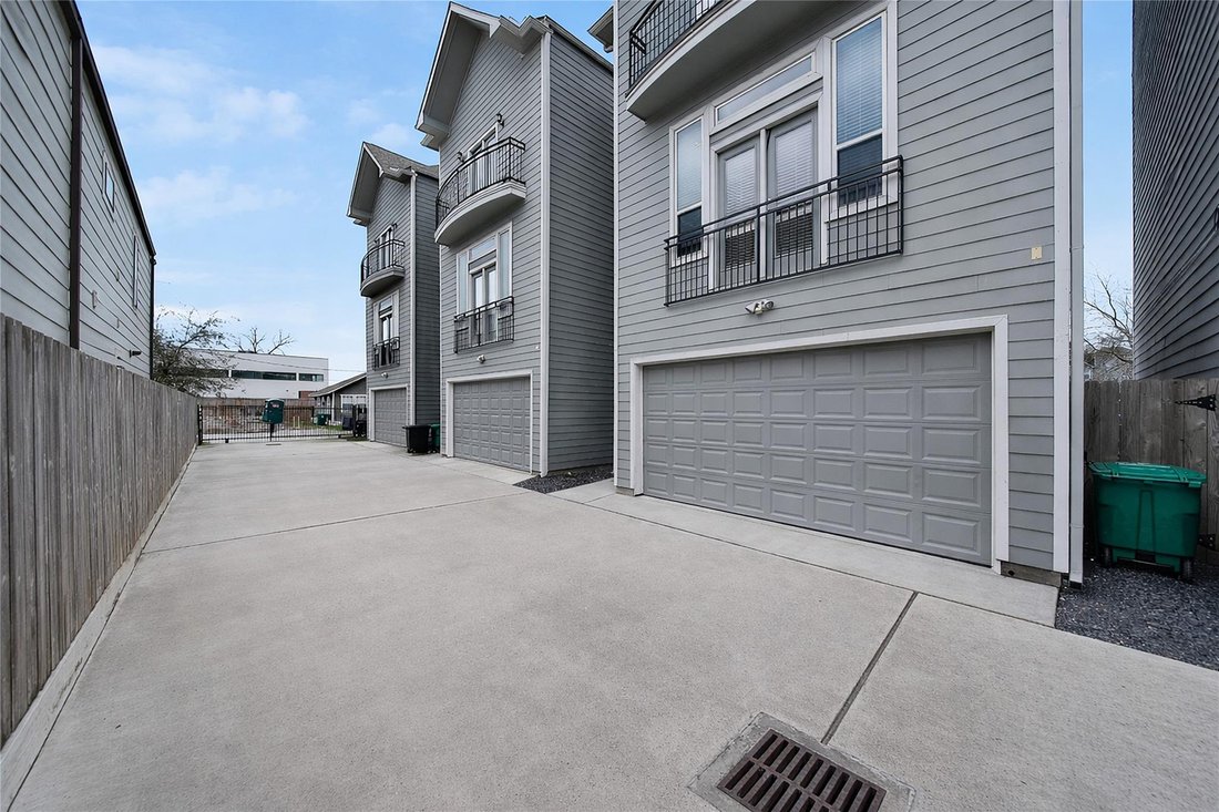 House in Houston, Texas, United States 1 - 17529801
