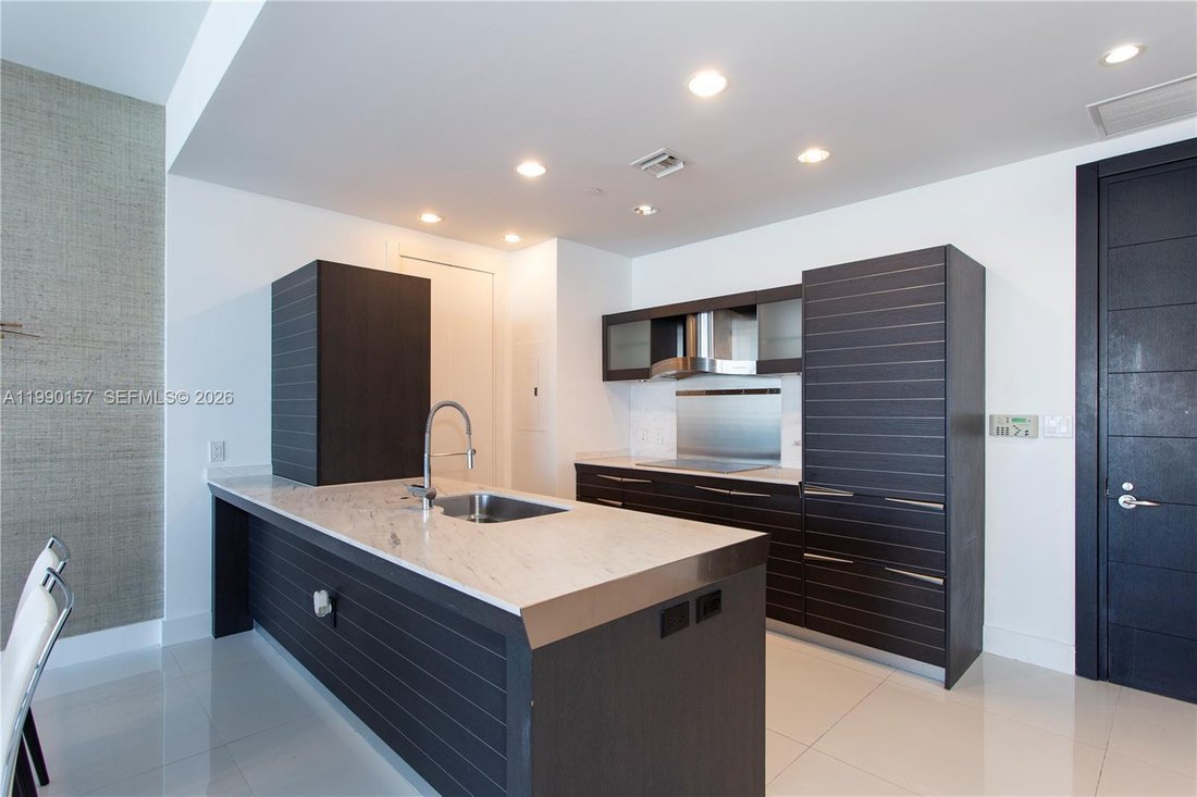 Condo in Miami, Florida, United States 4 - 17528831