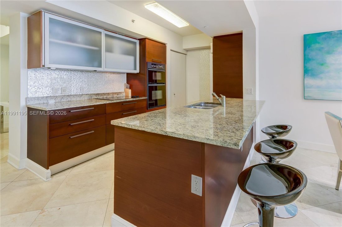 Condo in Hallandale Beach, Florida, United States 5 - 17528816