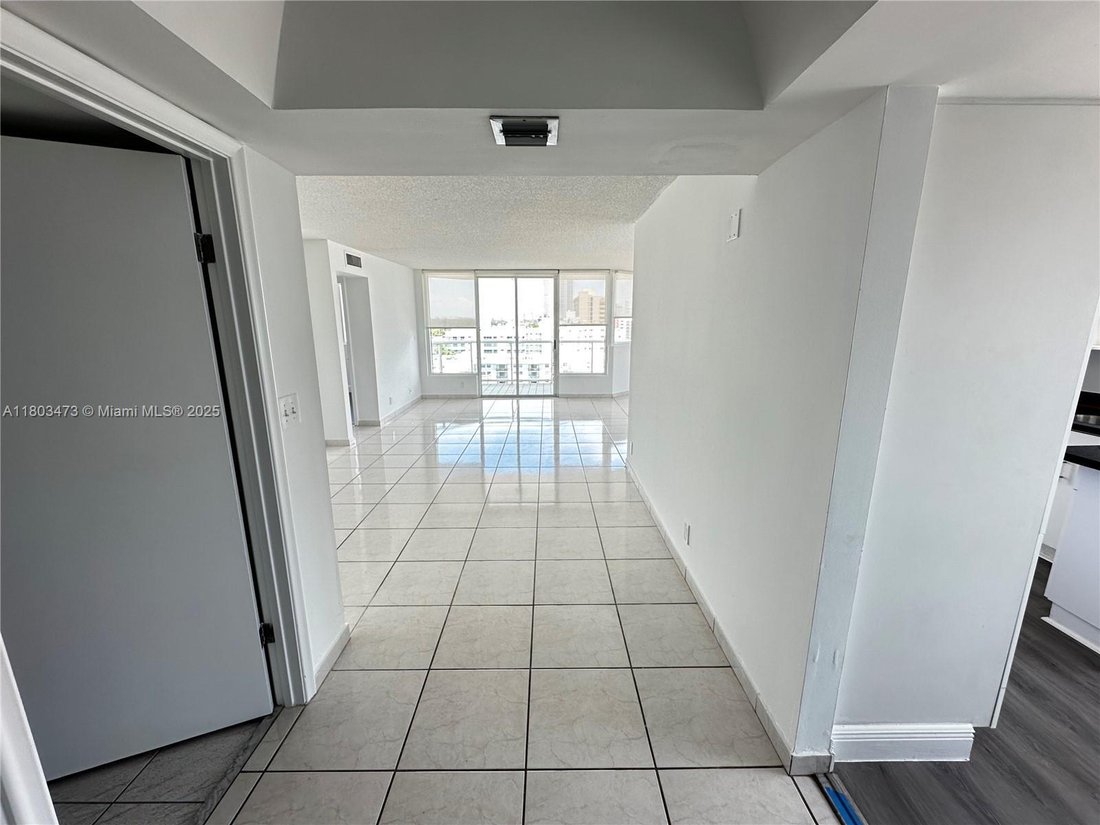 Condo in Miami Beach, Florida, United States 1 - 17528741