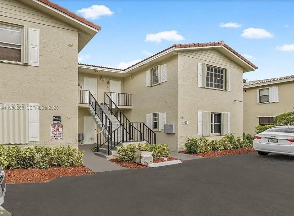 Coral Springs, Florida, United States 1 - 17528853