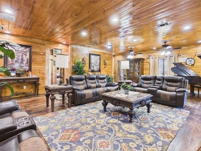 House in Athens, Texas, United States 4 - 17529366