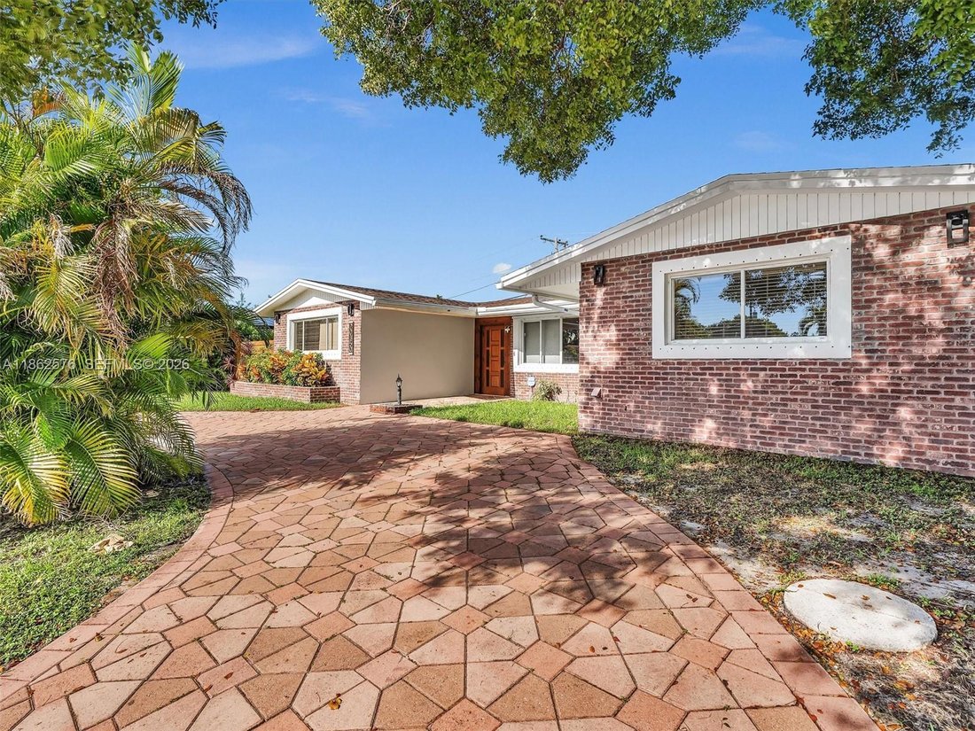 House in North Miami Beach, Florida, United States 2 - 16639821