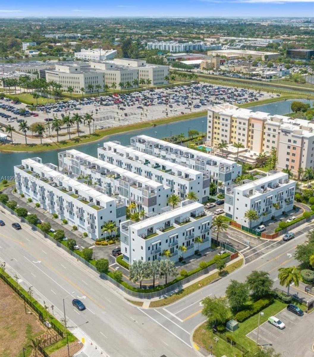 Townhouse in Doral, Florida, United States 2 - 17528835