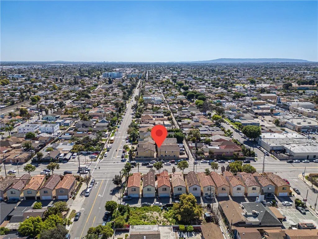 Los Angeles, California, United States 2 - 17528617