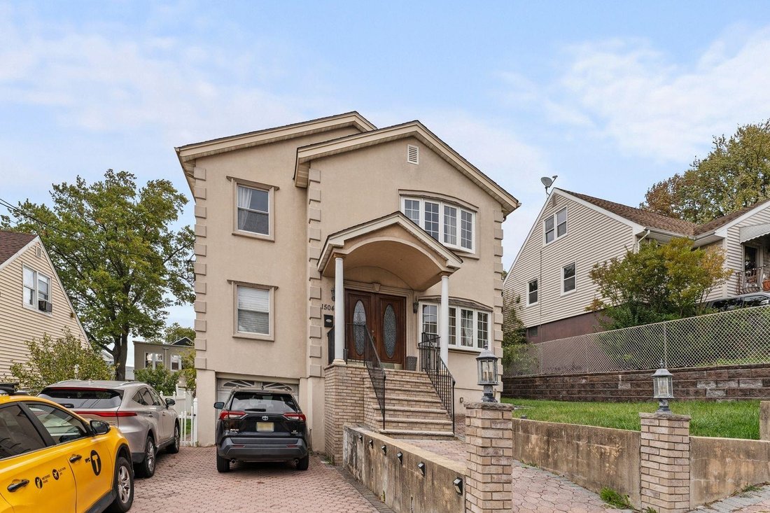 House in North Bergen, New Jersey, United States 2 - 17529910
