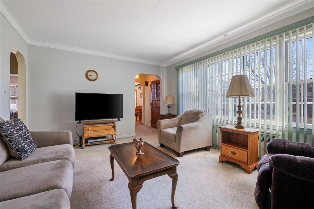 House in Bethpage, New York, United States 5 - 17530255
