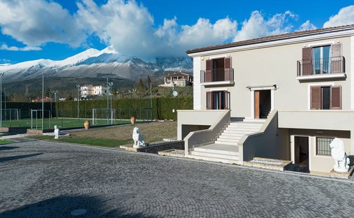 Villa in Magliano de' Marsi, Abruzzen, Italien 1