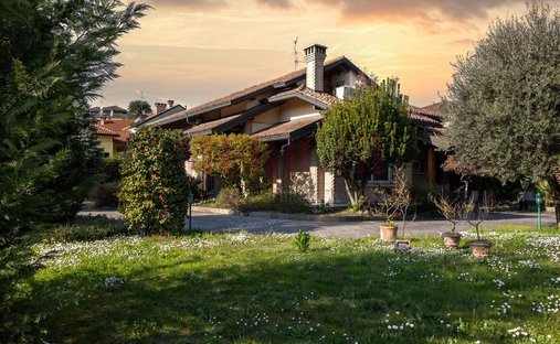 Villa a Centro, Seregno, Lombardia 1