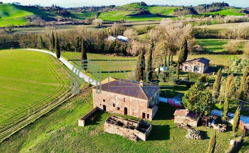 Country House in San Giovanni d'Asso, Tuscany, Italy 1