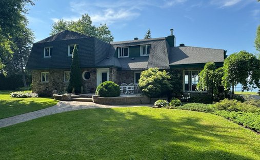 House in Sainte-Barbe, Quebec, Canada 1
