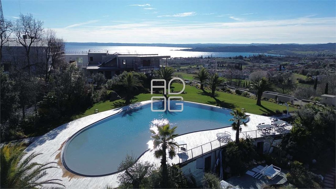Apartment in Hill Zone, Padenghe sul Garda, Lombardy 2 - 16811677