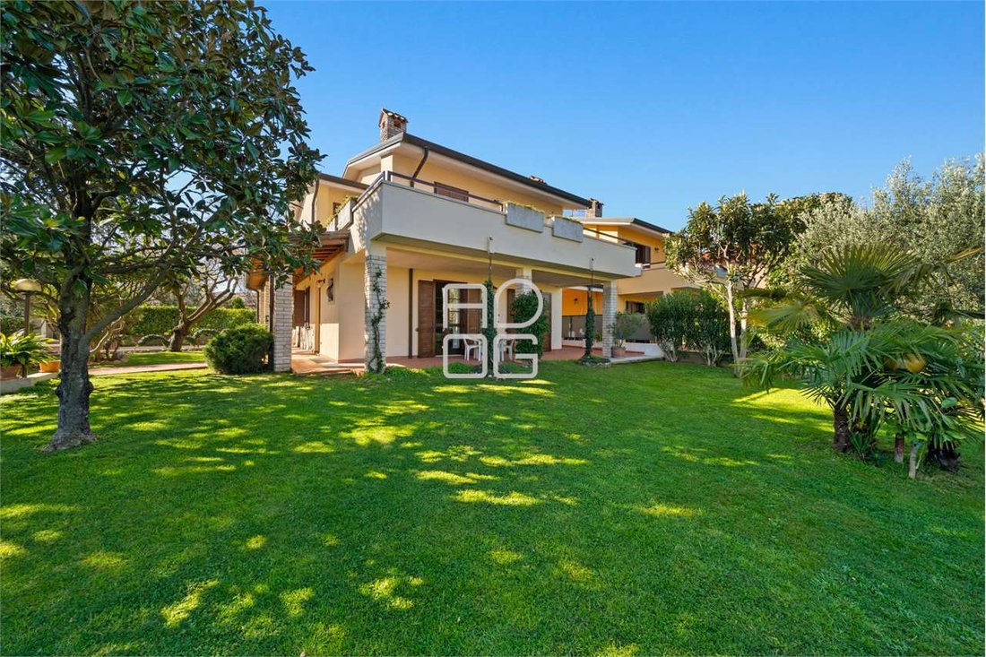 Villa in Colombare, Sirmione, Lombardy 1 - 17534730