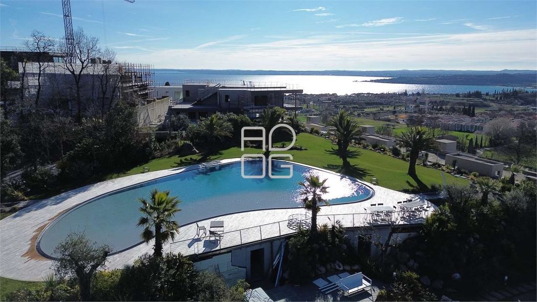 Villa in Hill Zone, Padenghe sul Garda, Lombardy 4 - 16811696