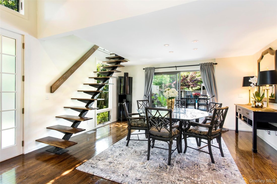 House in Yaphank, New York, United States 4 - 17531094