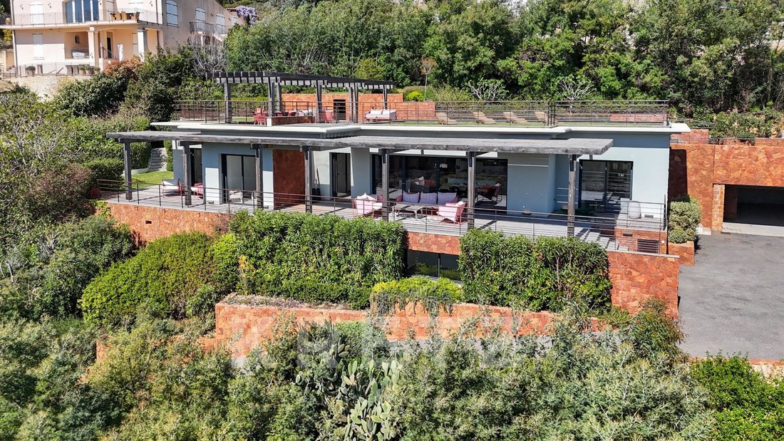 House in Théoule-sur-Mer, Provence-Alpes-Côte d'Azur, France 1 - 17533911