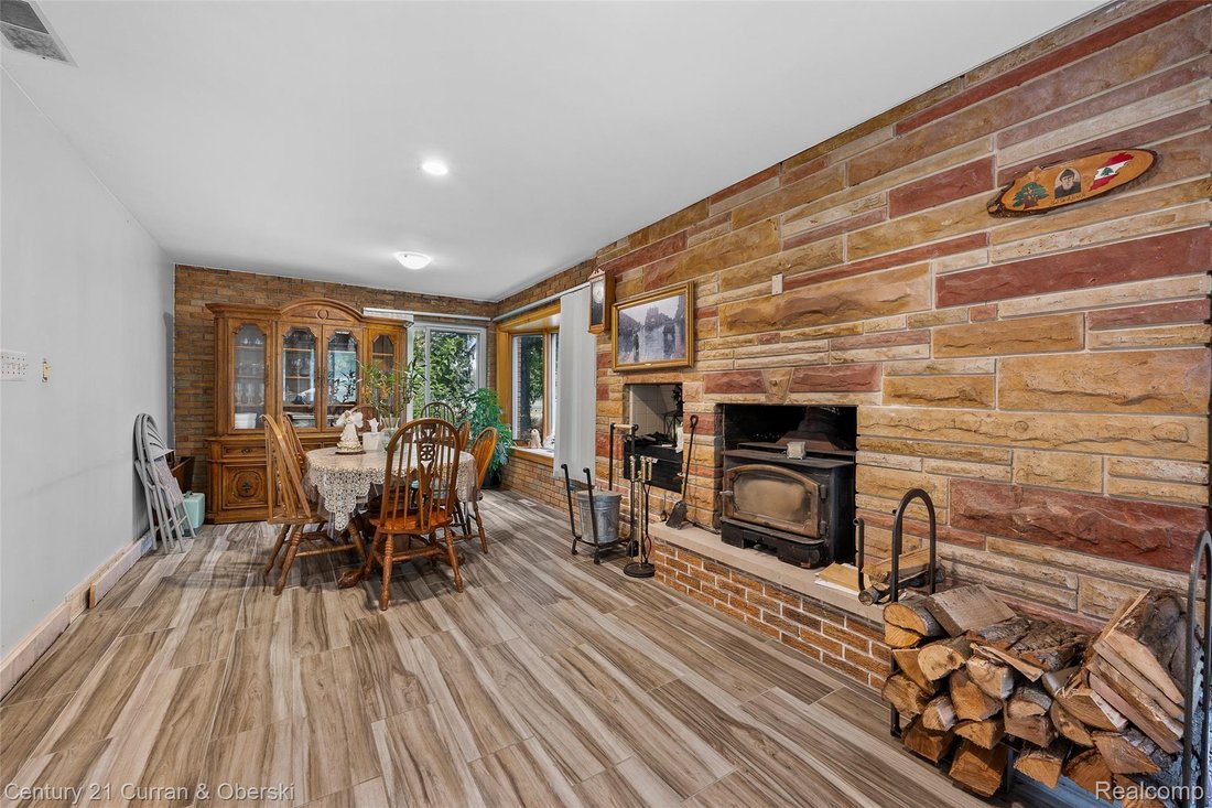 House in Livonia, Michigan, United States 5 - 17532094