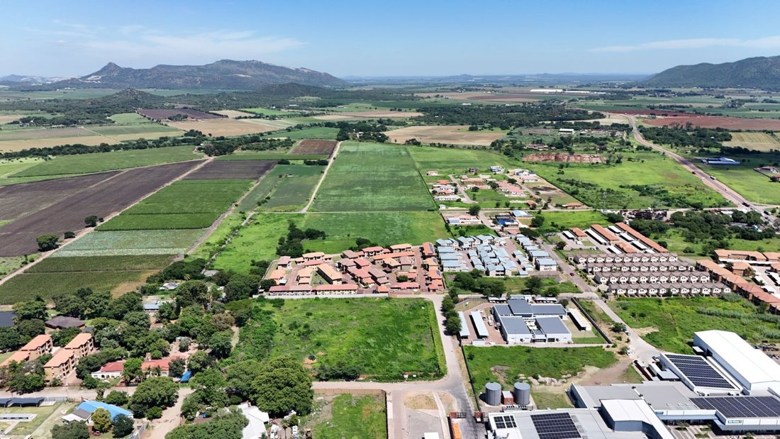 Farm Ranch in Johannesburg, Gauteng, South Africa 5 - 17530636