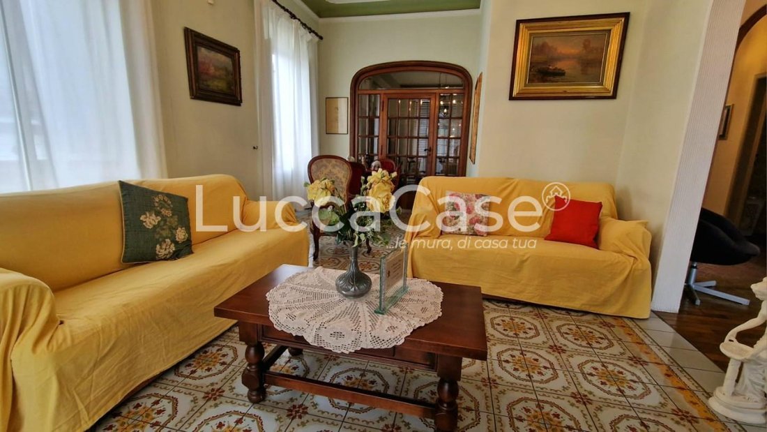 Villa in Historic Center, Lucca, Tuscany 4 - 16761727