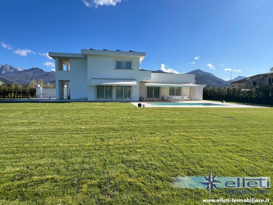 Villa in Pietrasanta, Tuscany, Italy 2 - 15183525