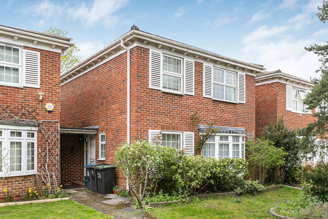 House in Coombe, Royal Borough of Kingston upon Thames, England 1 - 17533476