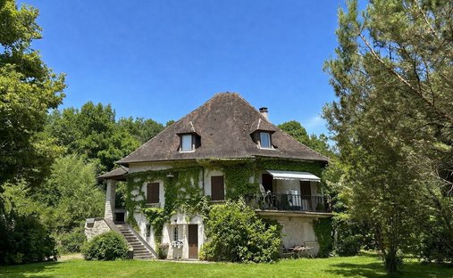 House in Est, Trélissac, France 1