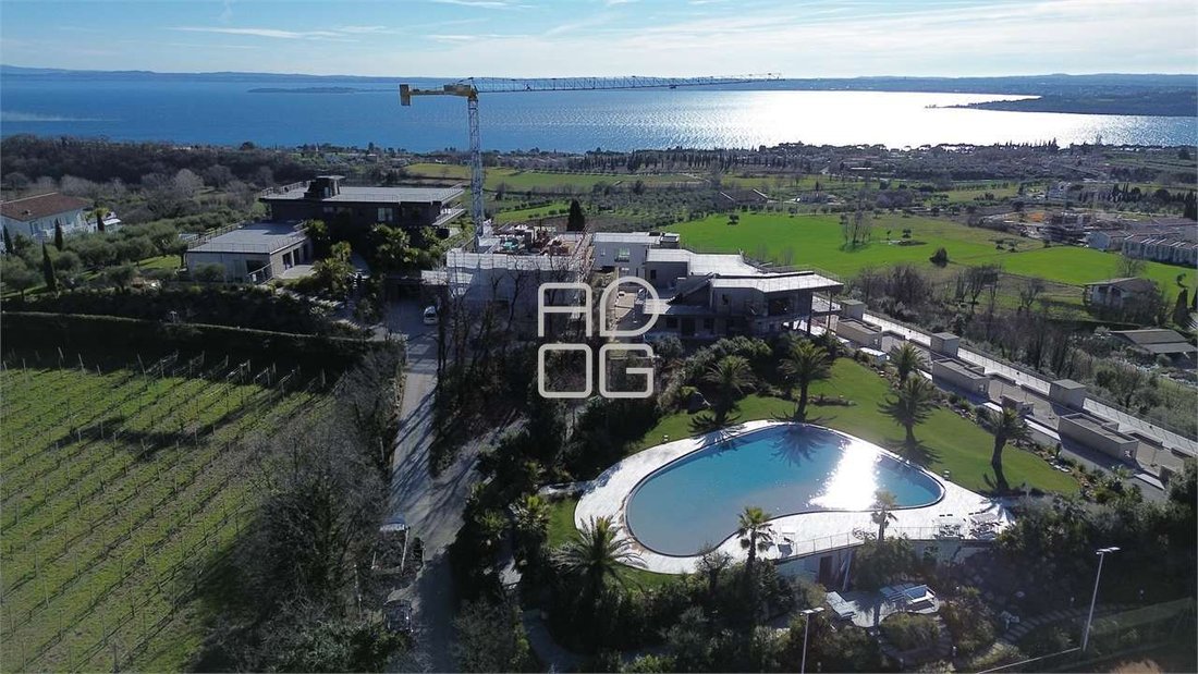 Villa in Hill Zone, Padenghe sul Garda, Lombardy 2 - 16811696
