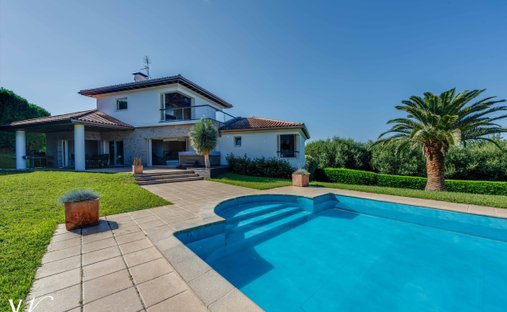Villa in Mendi-Choko-Karrikatxar-Olhette, Urrugne, France 1