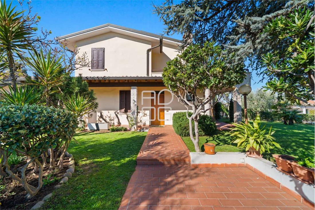 Villa in Colombare, Sirmione, Lombardy 4 - 17534730