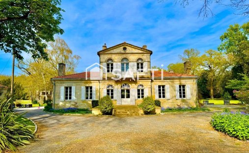 House in Saint-Vivien-de-Medoc, Nouvelle-Aquitaine, France 1