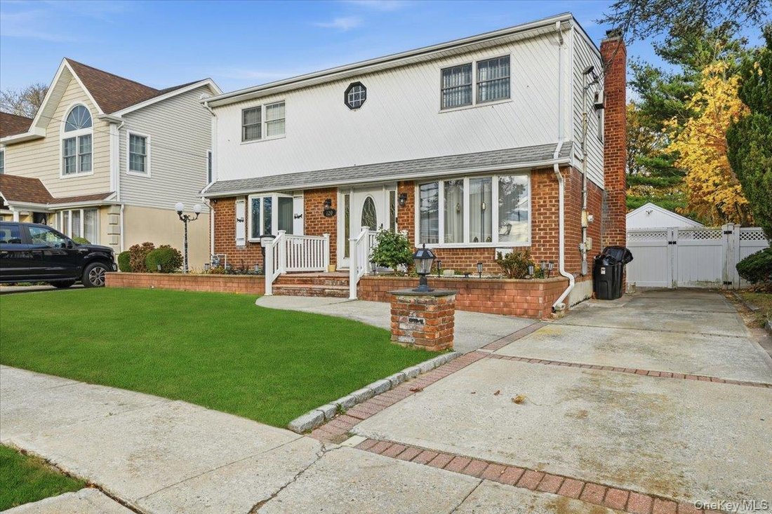 House in Mineola, New York, United States 3 - 17533954