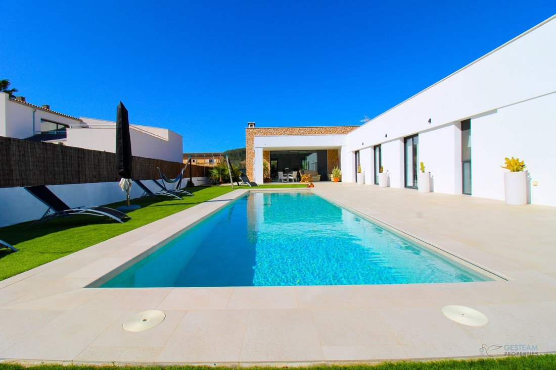 Villa in sa Pobla, Balearic Islands, Spain 1 - 17530536