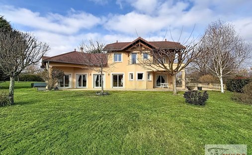 Villa in Corbelin, Auvergne-Rhône-Alpes, France 1