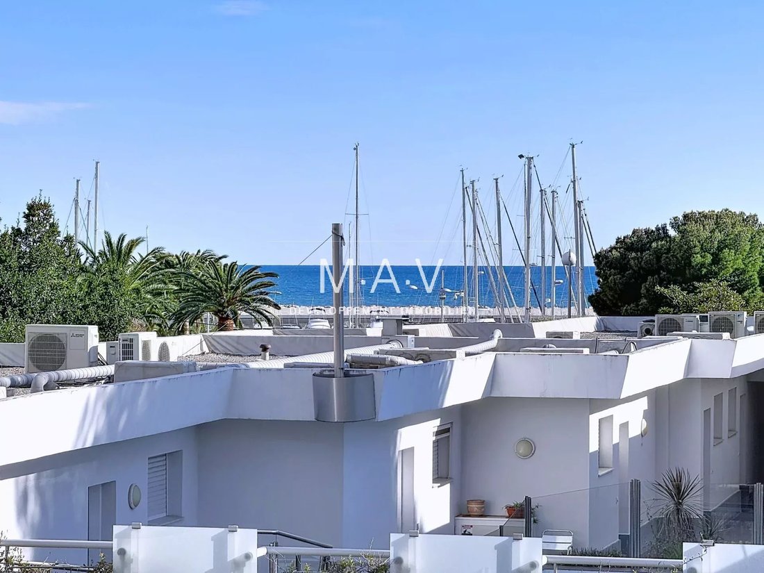 Apartment in Saint-Laurent-du-Var, Provence-Alpes-Côte d'Azur, France 4 - 17534940