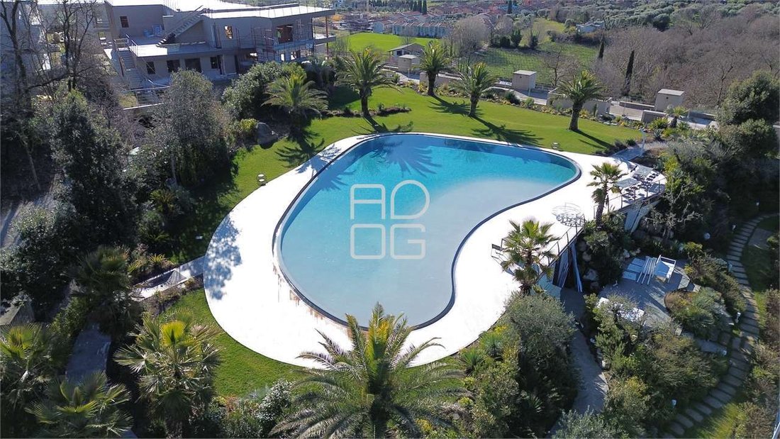 Villa in Hill Zone, Padenghe sul Garda, Lombardy 5 - 16811696