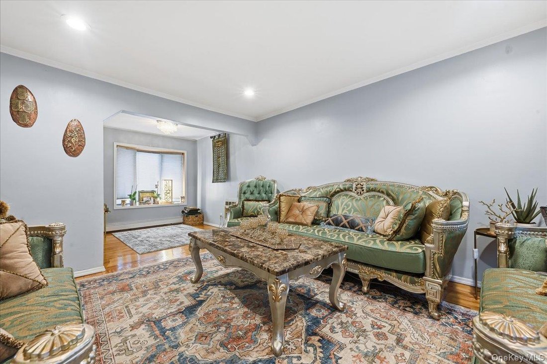 House in Mineola, New York, United States 4 - 17533954