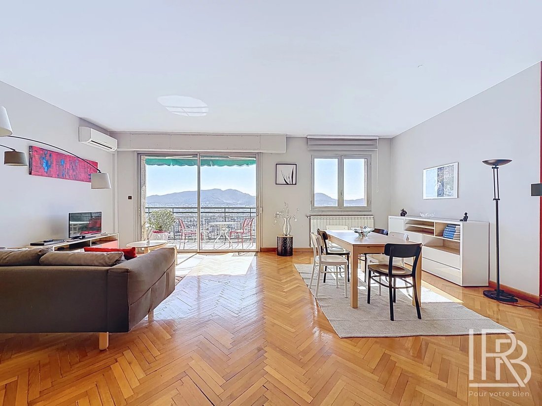 Apartment in Vauban, 6e Arrondissement, Marseille 3 - 17532056
