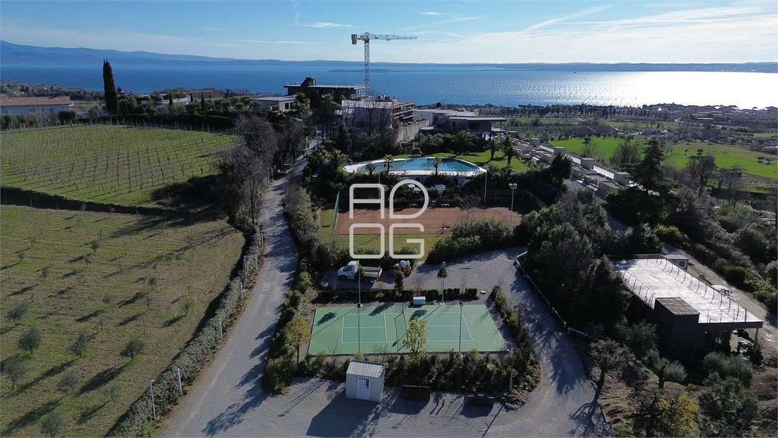 Villa in Hill Zone, Padenghe sul Garda, Lombardy 3 - 16811696