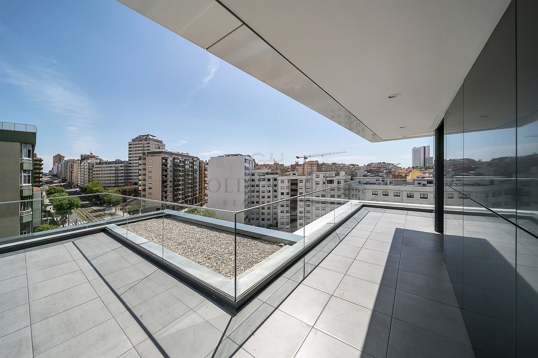 Apartment in Mafamude e Vilar do Paraiso, Porto District, Portugal 5 - 17000926