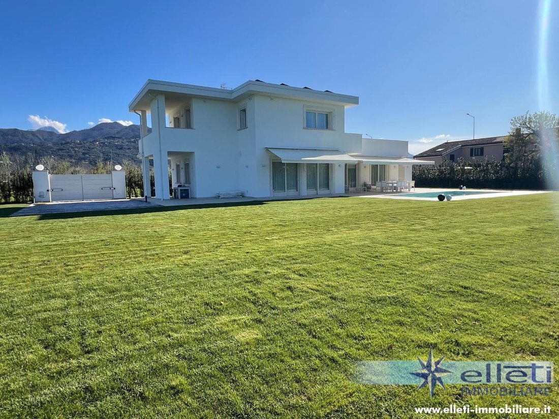 Villa in Pietrasanta, Tuscany, Italy 1 - 15183525