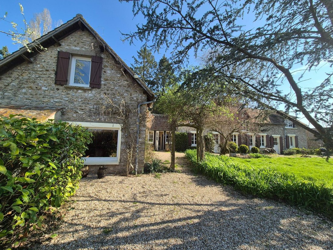 House in La Villeneuve-en-Chevrie, Ile-de-France, France 1 - 17532946